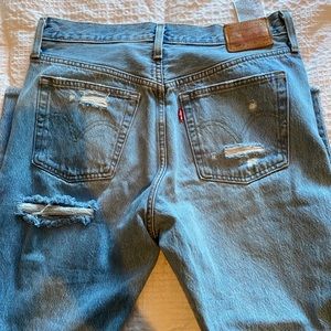 Levi Distressed Jeans sz 29